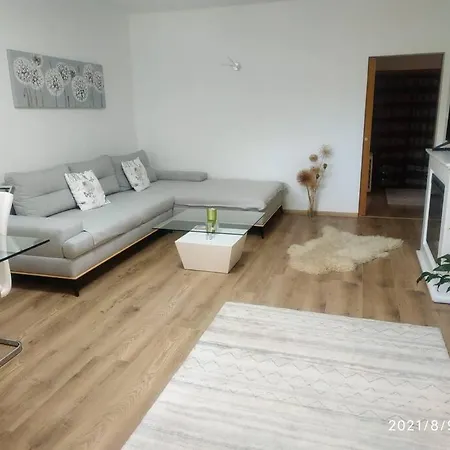 Lejlighed V Zahrade - Stylovy Apartman S Velkou Terasou Zlín