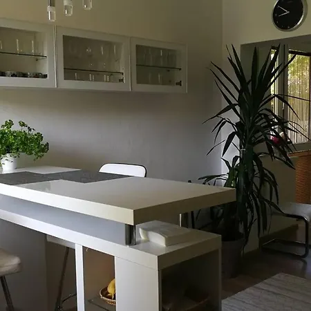 Apartmán V Zahrade - Stylovy Apartman S Velkou Terasou *